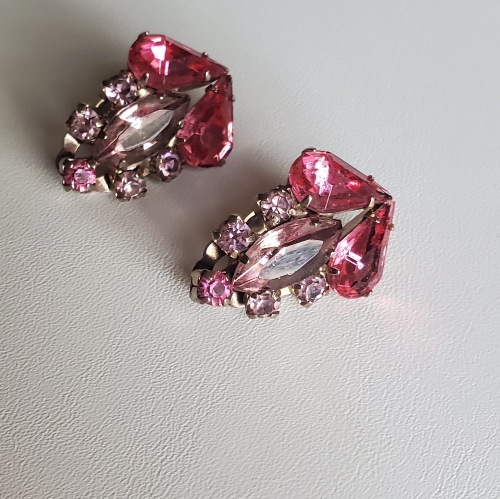Vintage Rhinestone Brooch Earring Set - Picture 16 of 17
